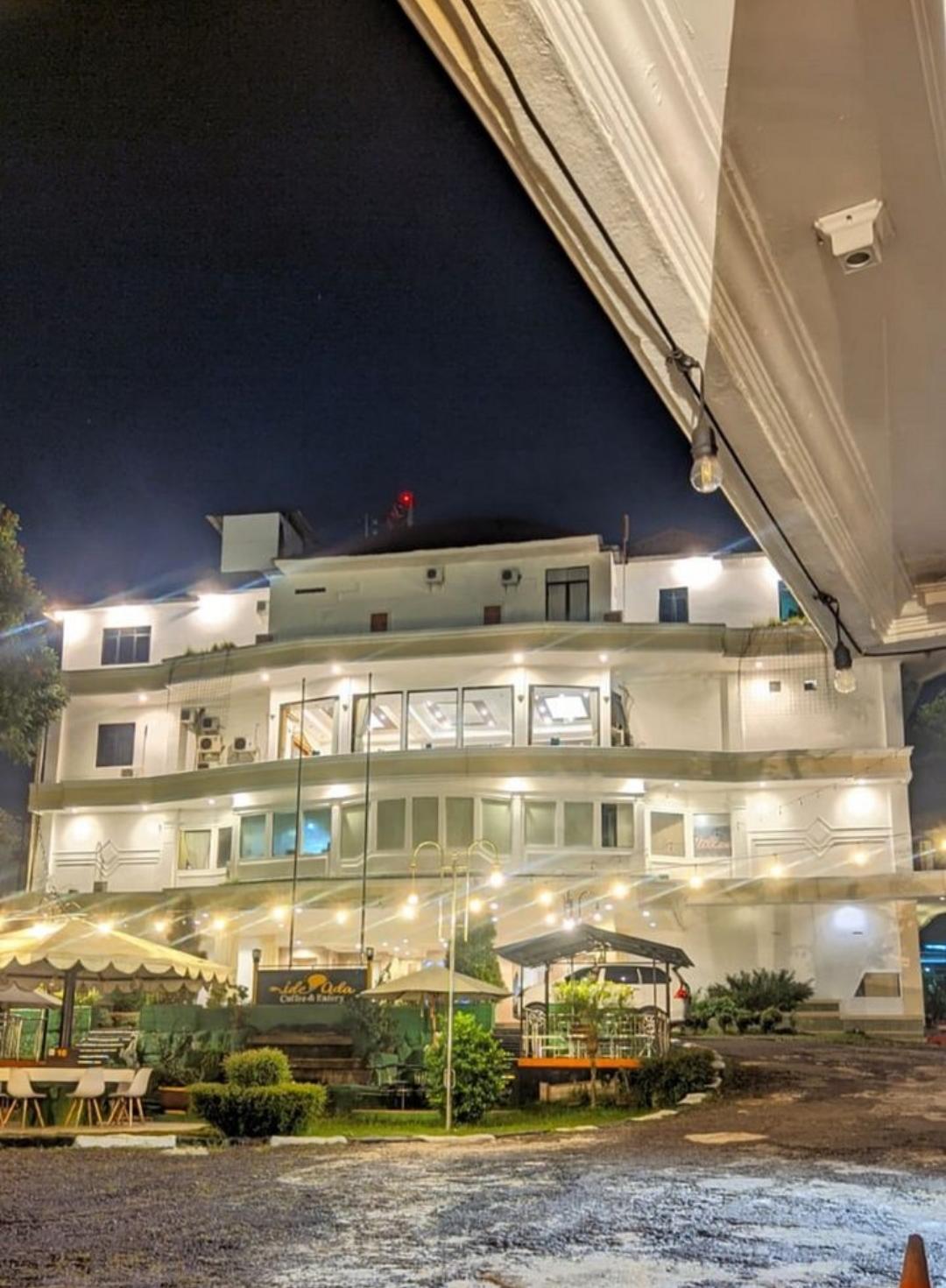 Urbanview Hotel Milenium