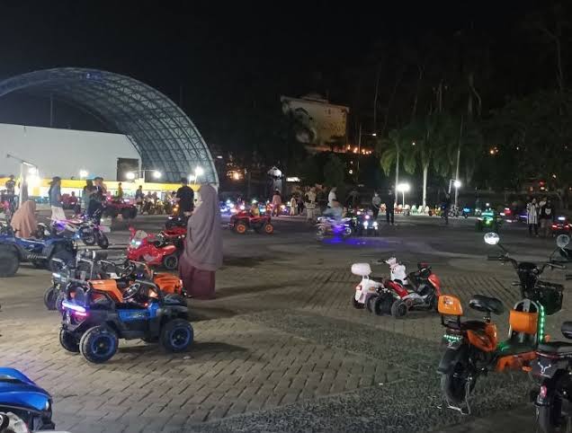 Bermain Bersama Keluarga