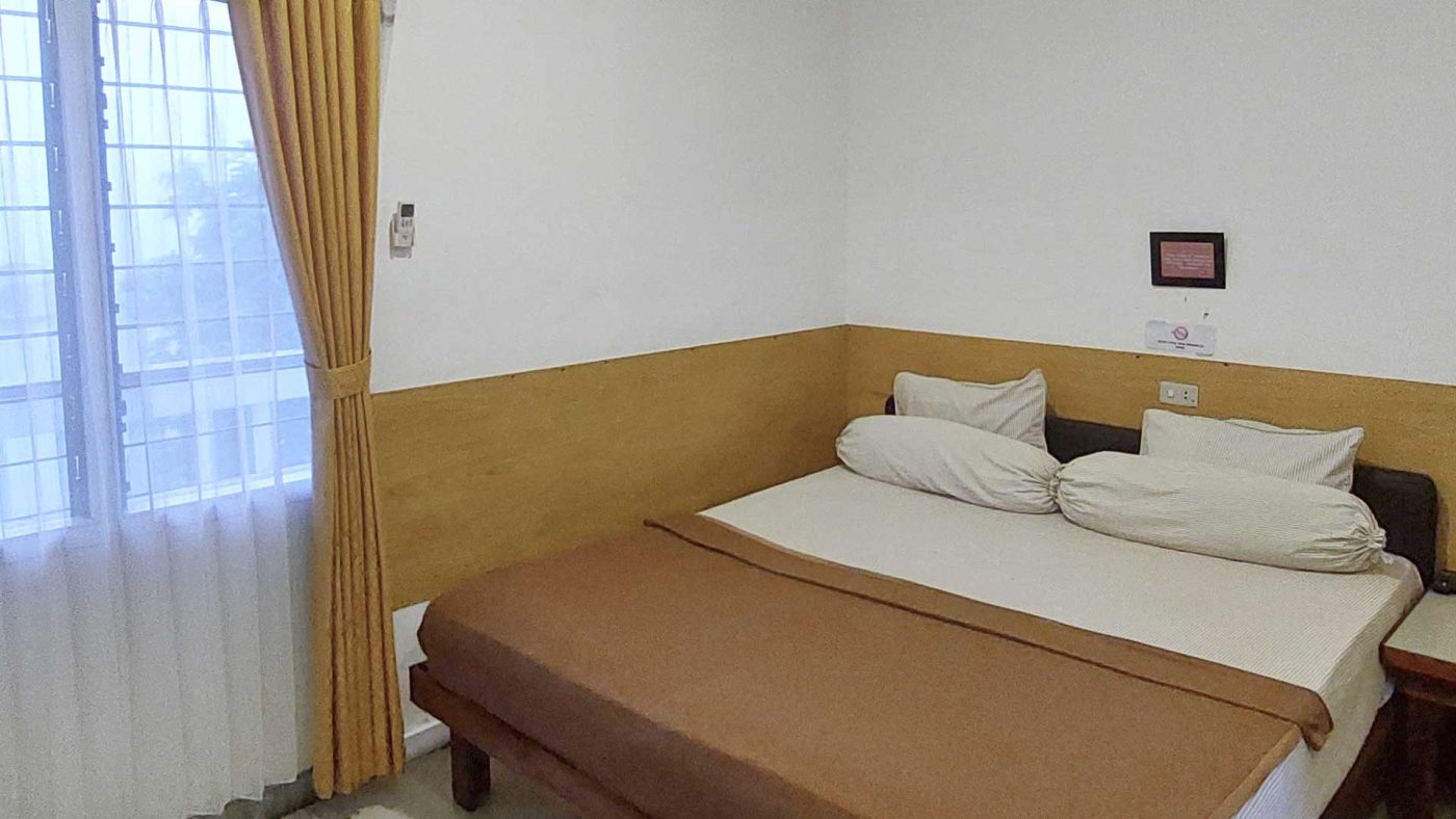 Standard Twin Bed